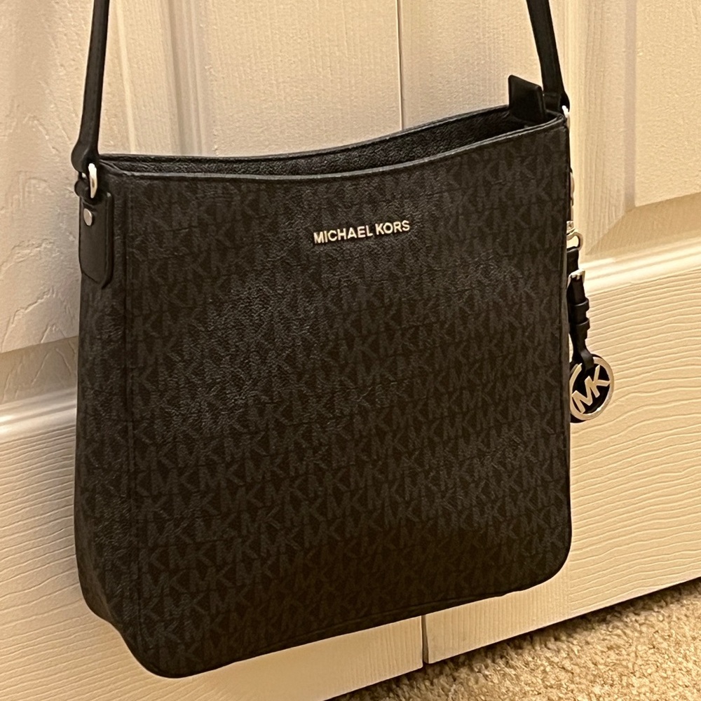 Michael Kors Jet Set Black Shoulder Bag